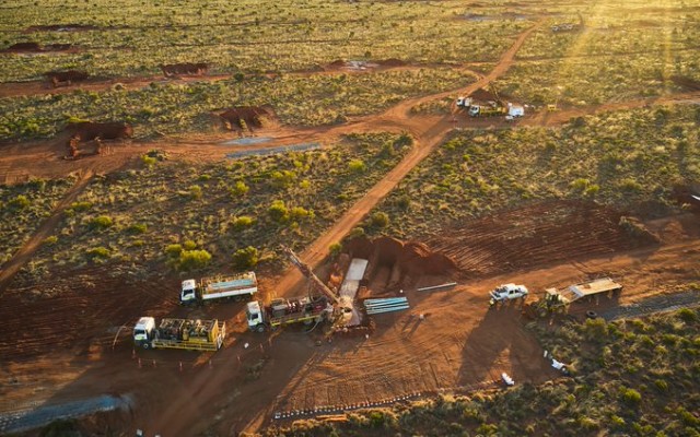 Caeneus Minerals ASX CAD Roberts Hill gold next door Hemi