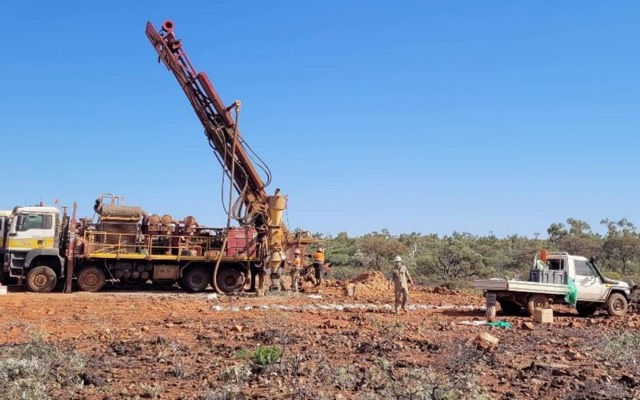 Dreadnought Resources ASX DRE RC drill rig fence line drilling C3 carbonatite Mangaroon rare earth elements REE