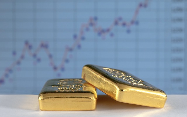 Gold mining challenges falling reserves depressed prices overvalued stocks discoveries rising costs