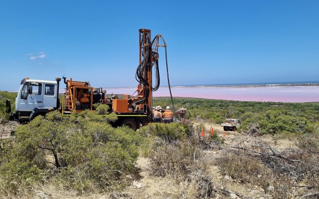 Heavy Minerals ASX HVY maiden drilling Port Gregory garnet project